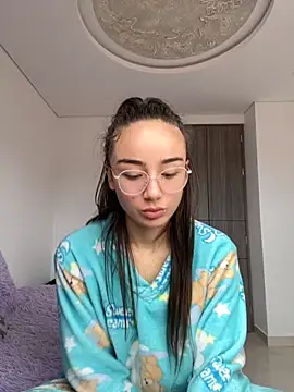 Snapshot of Innerpeace_ chatting on 10/04/25, 08:07 Innerpeace online show from 10/04/25, 08:07