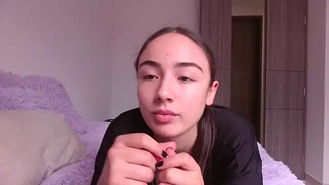 Snapshot of Innerpeace_ chatting on 10/19/25, 07:25 Innerpeace online show from 10/19/25, 07:25