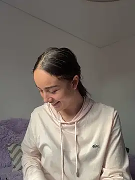 Snapshot of Innerpeace_ chatting on 10/21/25, 09:26 Innerpeace online show from 10/21/25, 09:26