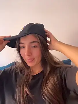 Snapshot of Innerpeace_ chatting on 12/13/25, 07:53 Innerpeace online show from 12/13/25, 07:53