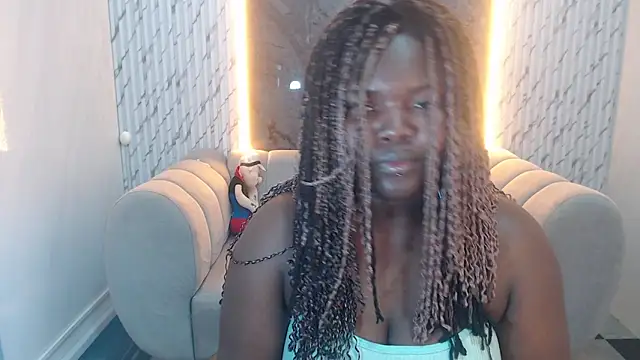 Soffia b online show from 10/11/25, 08:07