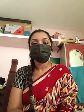 Snapshot of Tamil_Swathi chatting on 12/14/25, 10:42 Tamil Swathi online show from 12/14/25, 10:42