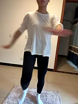 Snapshot of skys777 chatting on 12/20/25, 01:02 skys777 online show from 12/20/25, 01:02