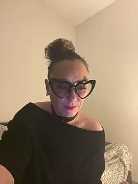 Snapshot of Reine_du_Vice84 chatting on 02/09/26, 09:41 Reine du Vice84 online show from 02/09/26, 09:41