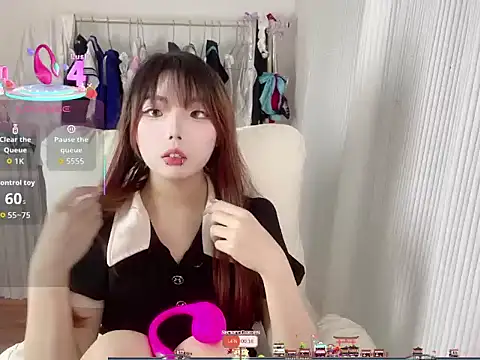 Snapshot of Aloves-21 chatting on 11/03/25, 09:21 Aloves-21 online show from 11/03/25, 09:21