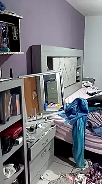 Snapshot of transreyna chatting on 02/27/25, 11:41 transreyna online show from 02/27/25, 11:41