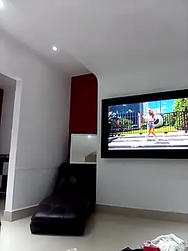 Snapshot of transreyna chatting on 03/01/25, 04:44 transreyna online show from 03/01/25, 04:44