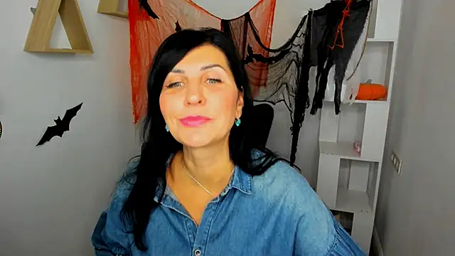 Moon Veloure1 online show from 10/30/25, 03:19