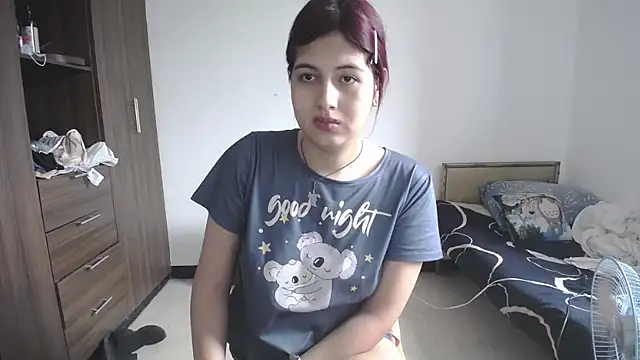 Snapshot of Mirage_Sertori chatting on 05/06/26, 05:18 Mirage Sertori online show from 05/06/26, 05:18