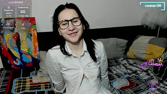 Snapshot of ChristinaFivePlus chatting on 01/18/26, 06:01 ChristinaFivePlus online show from 01/18/26, 06:01