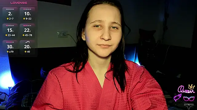 Snapshot of ChristinaFivePlus chatting on 03/04/26, 03:29 ChristinaFivePlus online show from 03/04/26, 03:29