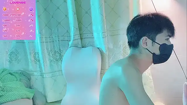 White-Lia online show from 09/29/25, 06:57