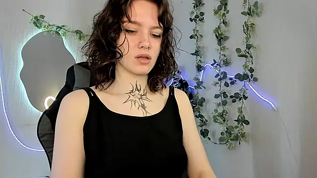 Snapshot of Elastikisss chatting on 04/21/26, 10:21 Elastikisss online show from 04/21/26, 10:21