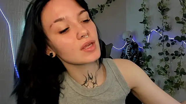 Snapshot of Elastikisss chatting on 05/18/26, 05:35 Elastikisss online show from 05/18/26, 05:35