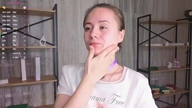 Snapshot of Crysta1Eva_ chatting on 04/17/26, 08:23 Crysta1Eva online show from 04/17/26, 08:23