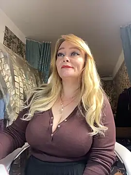 Sweet-blonde online show from 11/23/25, 08:52