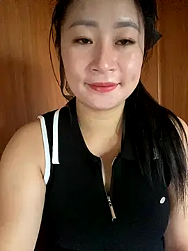 violet-00 online show from 10/19/25, 01:06