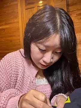 violet-00 online show from 11/13/25, 12:53