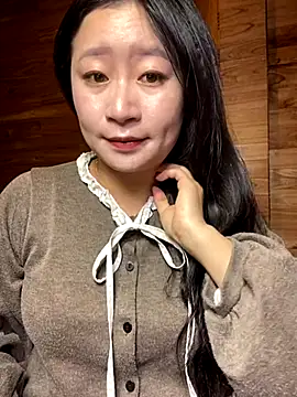 violet-00 online show from 11/22/25, 12:42