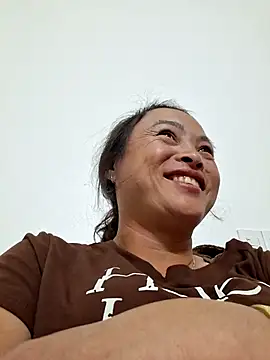 xuxulovezz online show from 11/27/25, 12:18