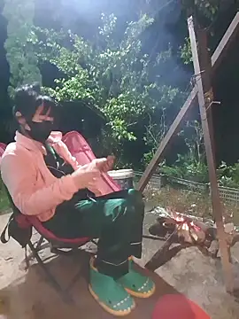 Snapshot of Helen-Tran chatting on 10/26/25, 01:39 Helen-Tran online show from 10/26/25, 01:39