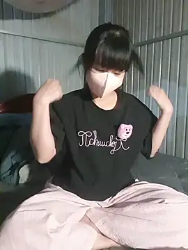 Snapshot of Helen-Tran chatting on 11/06/25, 09:21 Helen-Tran online show from 11/06/25, 09:21