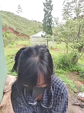 Snapshot of Helen-Tran chatting on 11/18/25, 02:06 Helen-Tran online show from 11/18/25, 02:06