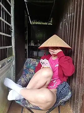 Helen-Tran online show from 11/23/25, 01:27