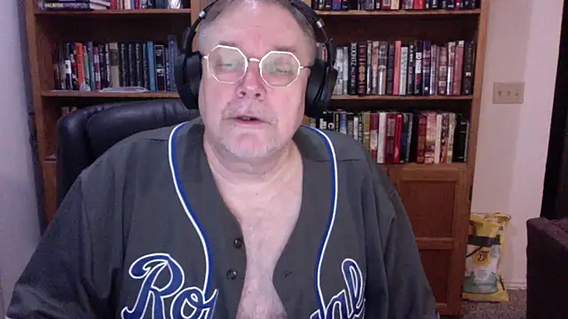 Vinyl22xh online show from 05/17/26, 03:15