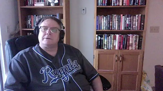Vinyl22xh online show from 07/22/26, 12:02