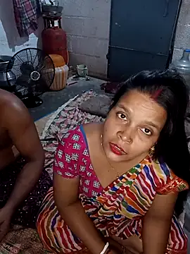 Snapshot of reya743 chatting on 09/24/25, 04:10 reya743 online show from 09/24/25, 04:10