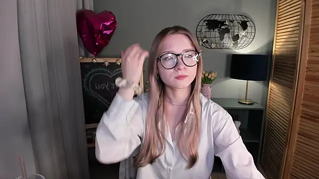 Snapshot of elliupp chatting on 10/08/25, 08:23 elliupp online show from 10/08/25, 08:23