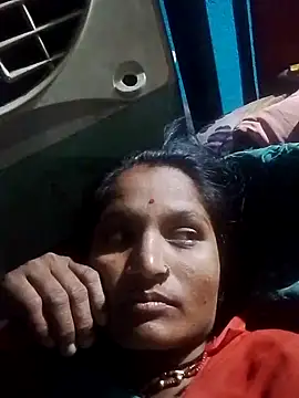 Pooja6060 online show from 10/26/25, 03:40