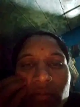 Pooja6060 online show from 10/28/25, 03:14