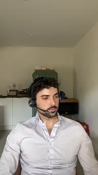 Snapshot of eauminerale chatting on 04/30/26, 11:38 eauminerale online show from 04/30/26, 11:38