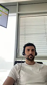 Snapshot of eauminerale chatting on 07/10/26, 12:08 eauminerale online show from 07/10/26, 12:08