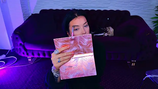 Snapshot of MeganSin_ chatting on 02/16/26, 06:20 MeganSin online show from 02/16/26, 06:20