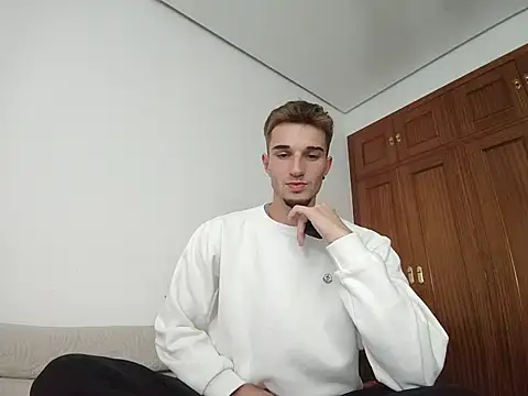 Snapshot of jorgeereyy chatting on 10/21/25, 03:35 jorgeereyy online show from 10/21/25, 03:35