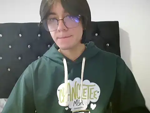 Snapshot of Matti_Mendez_ chatting on 06/22/26, 01:30 Matti Mendez online show from 06/22/26, 01:30