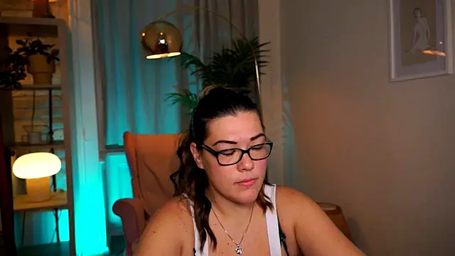 mrs fllowerr online show from 12/17/25, 05:41