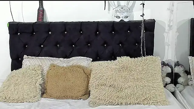 Snapshot of ValeryTatto chatting on 05/27/26, 11:40 ValeryTatto online show from 05/27/26, 11:40