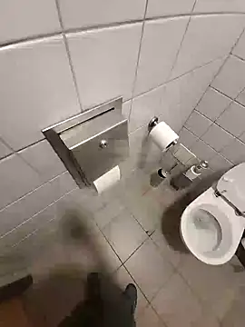 Snapshot of Marijkaa chatting on 10/23/25, 12:26 Marijkaa online show from 10/23/25, 12:26