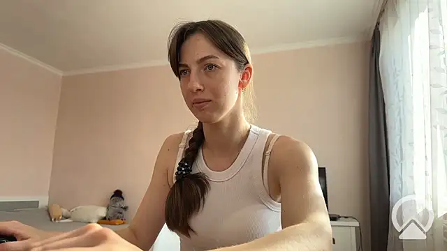 Prettyyy Angel online show from 11/25/25, 09:42