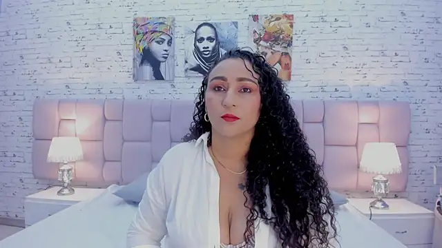 VaniaRose online show from 10/08/25, 01:09