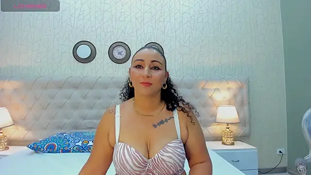 VaniaRose online show from 10/27/25, 08:13