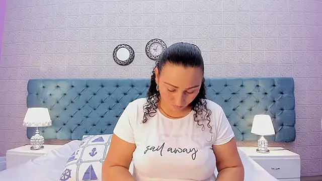 VaniaRose online show from 11/23/25, 07:24