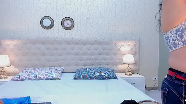 VaniaRose online show from 11/26/25, 01:45