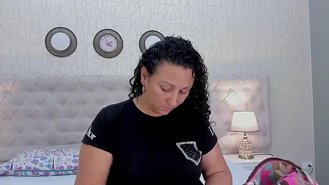 VaniaRose online show from 12/02/25, 01:17