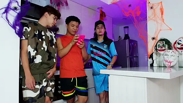 Snapshot of latin_naughty_boys chatting on 10/11/25, 10:08 latin naughty boys online show from 10/11/25, 10:08