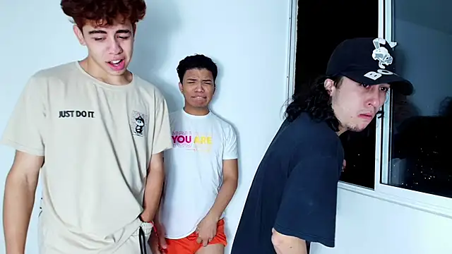 Snapshot of latin_naughty_boys chatting on 10/17/25, 06:49 latin naughty boys online show from 10/17/25, 06:49